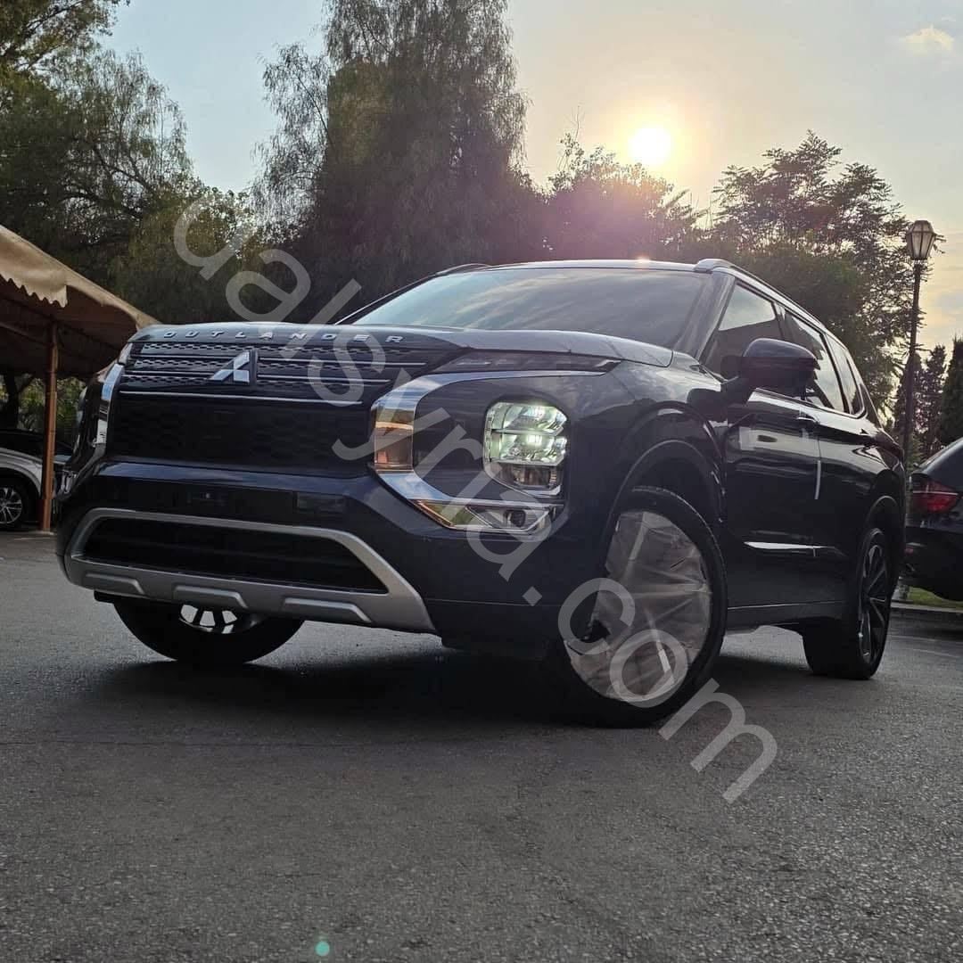 للبيع ميتسوبيشي 2025 اوتلاندر 