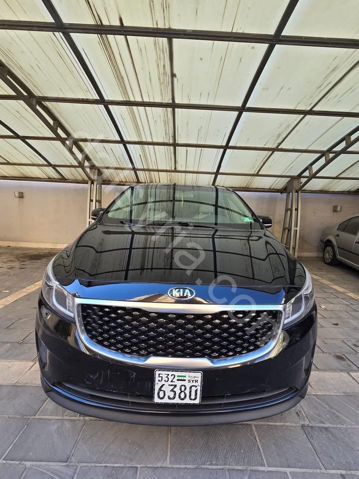 للبيع كيا سيدونا 2015