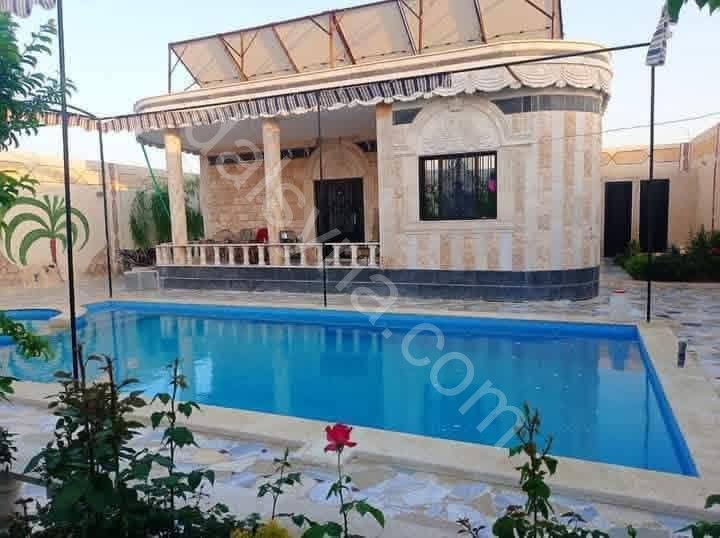 للبيع مزرعة 550 م في زبدين