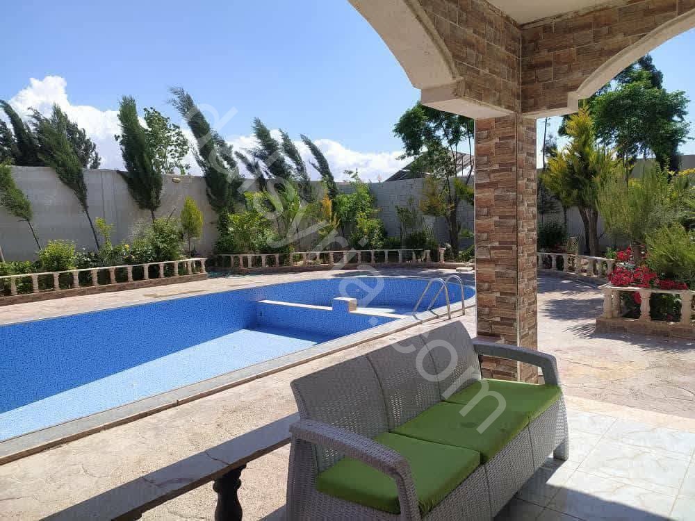 للبيع مزرعة 800 م في زبدين