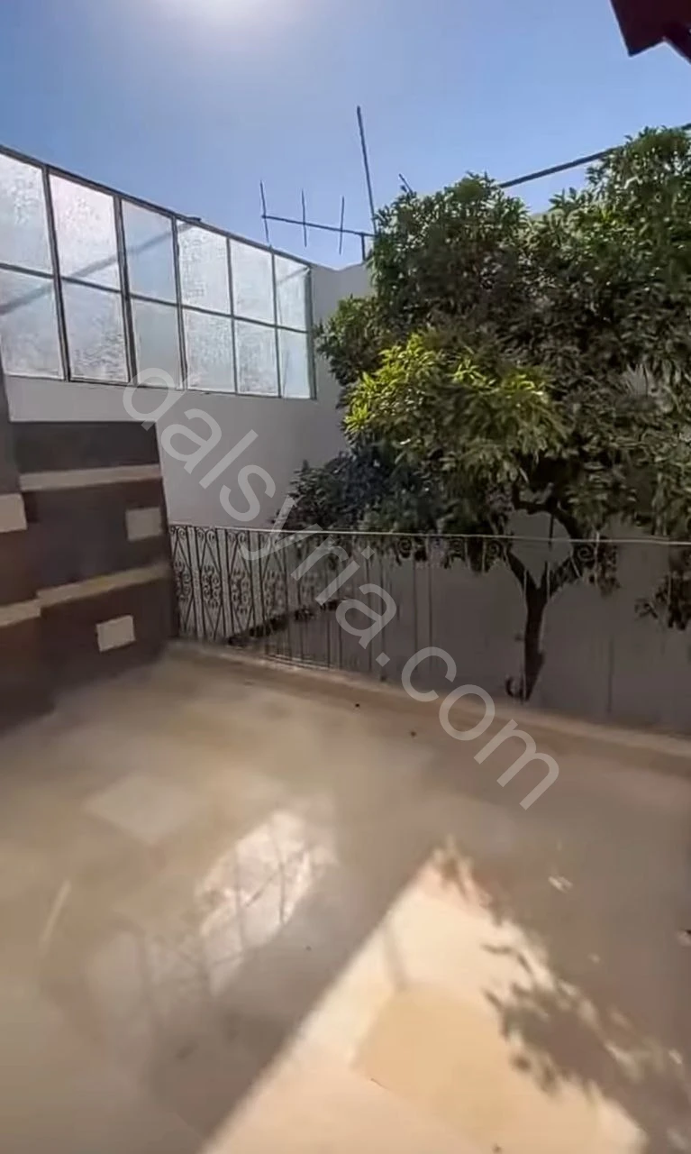 للبيع بيت عربي 200 م في باب توما