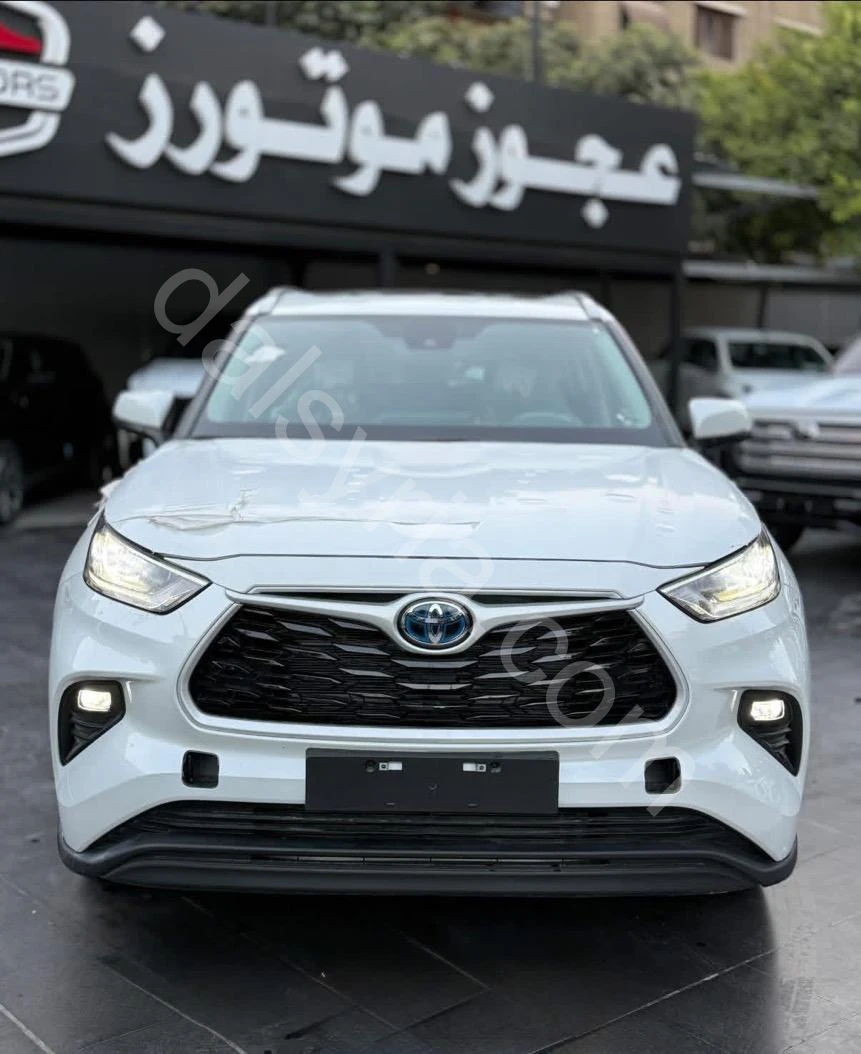 للبيع تويوتا هايلاندر 2025