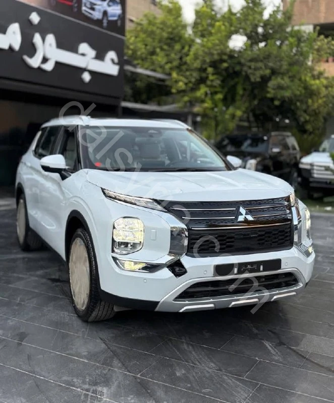 للبيع ميتسوبيشي اوتلاندر 2025
