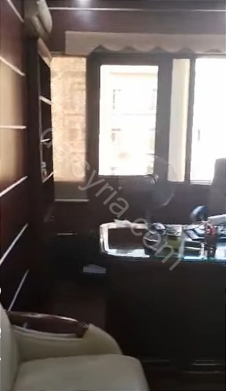 للبيع مكتب 30 م في ساحة المرجة