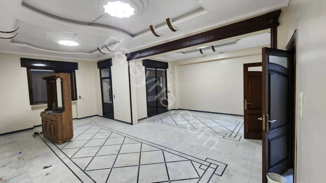 للايجار شقة 300 م في اتوستراد قرطبة