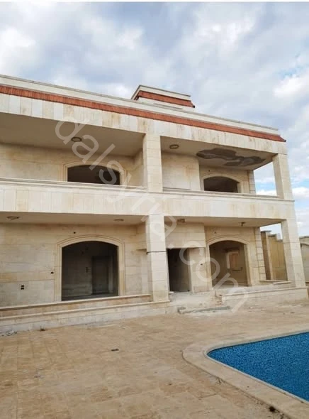 للبيع مزرعة 535 م في خان العسل