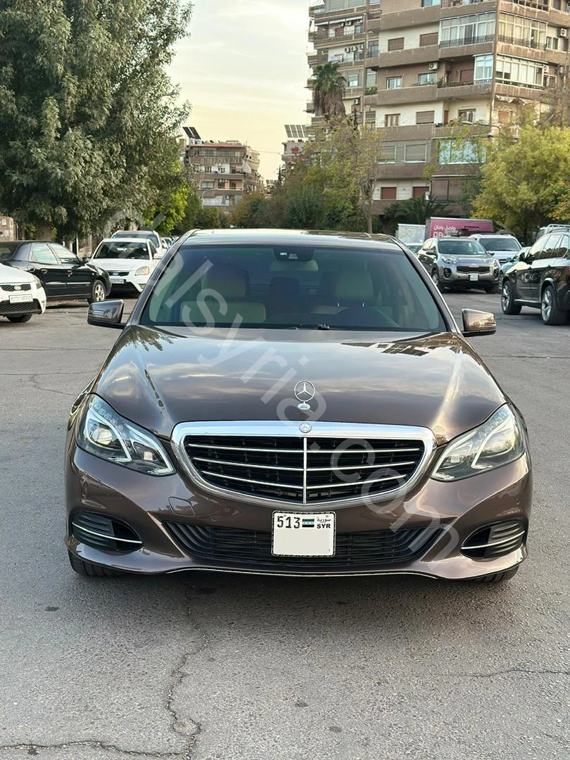للبيع سيارة ميرسيدس e300
