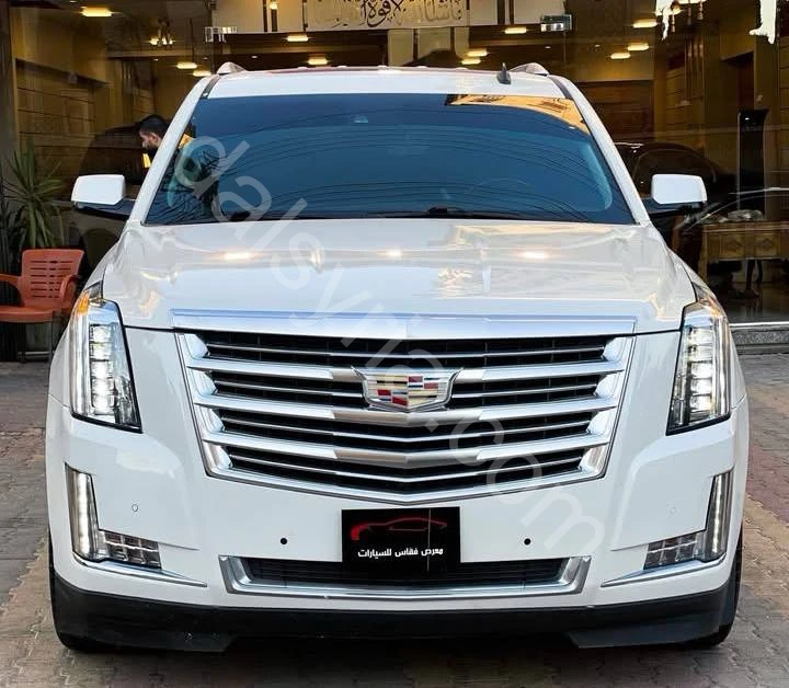 للبيع كاديلاك اسكالاد 2015