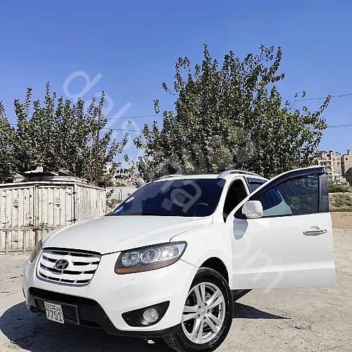 للبيع هيونداي سانتافيه 2011