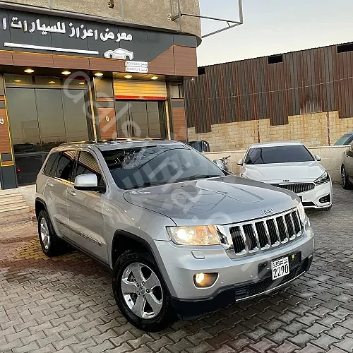 لبيع جيب شيروكي 2012