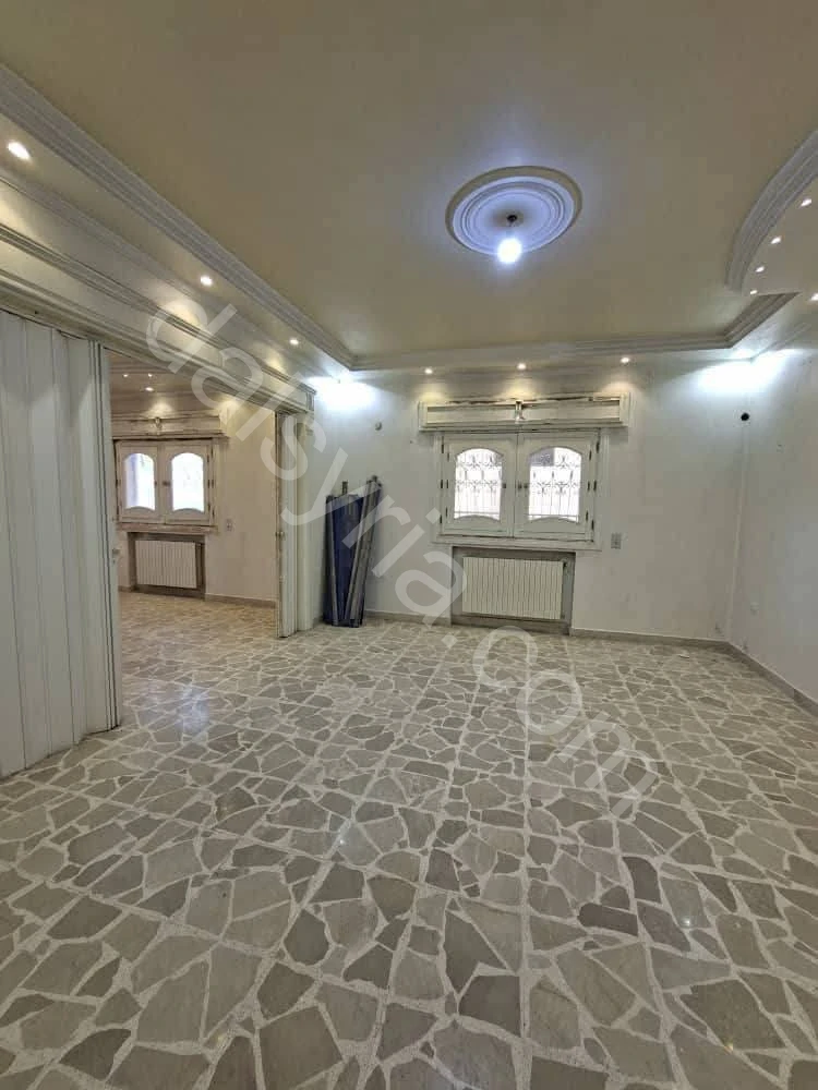 للايجار شقة 300 م في الزهراء