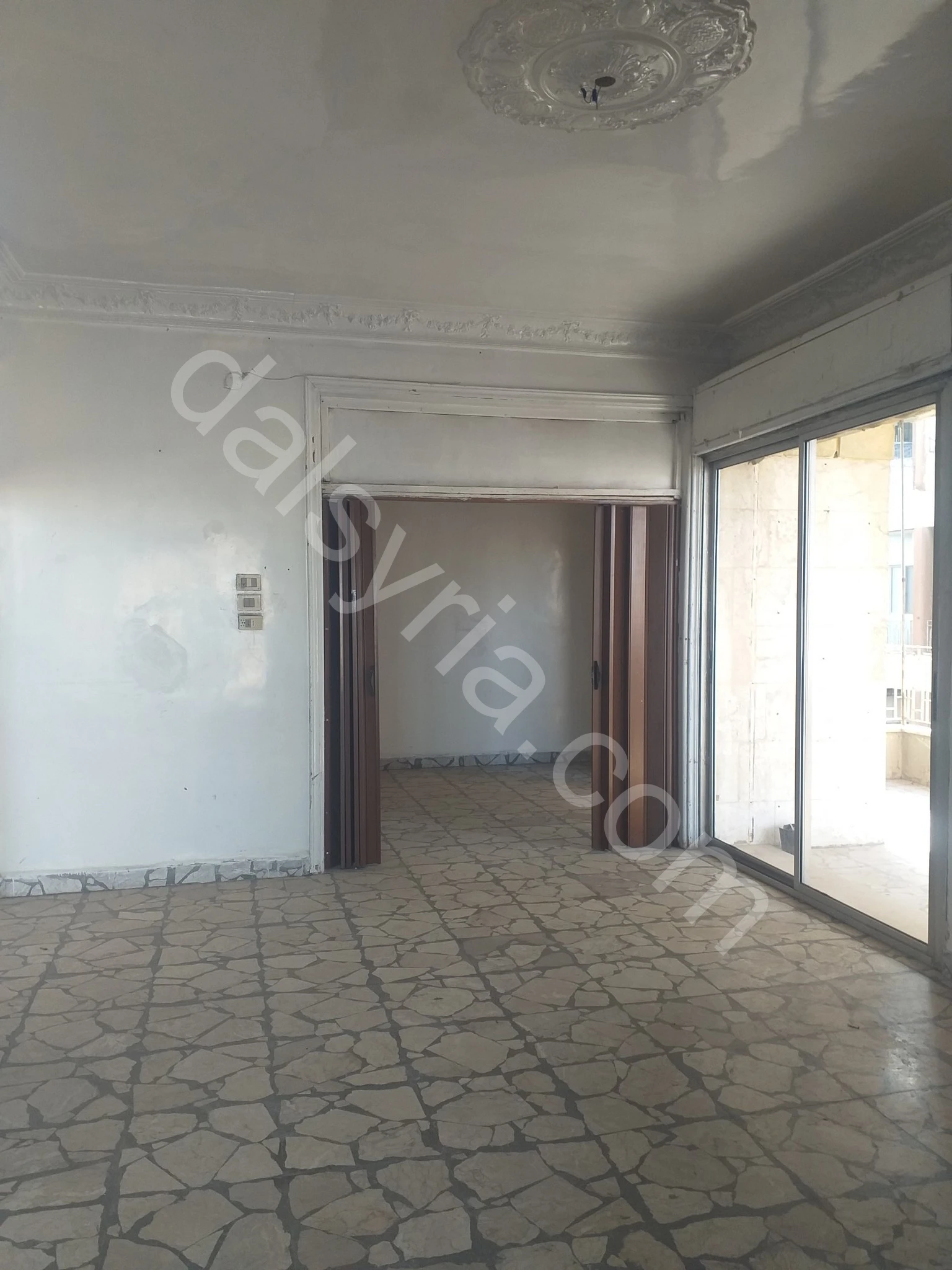 للايجار شقة 180 م في شارع النيل