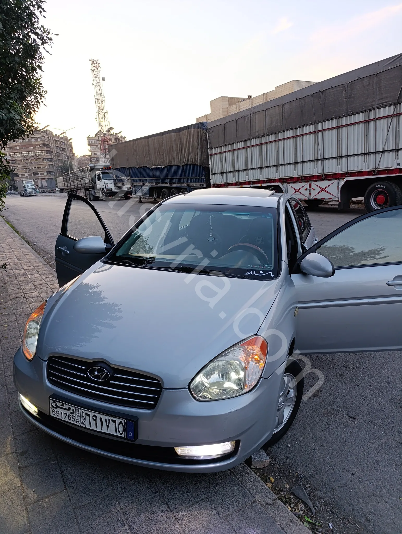 للبيع هيونداي فيرنا 2011