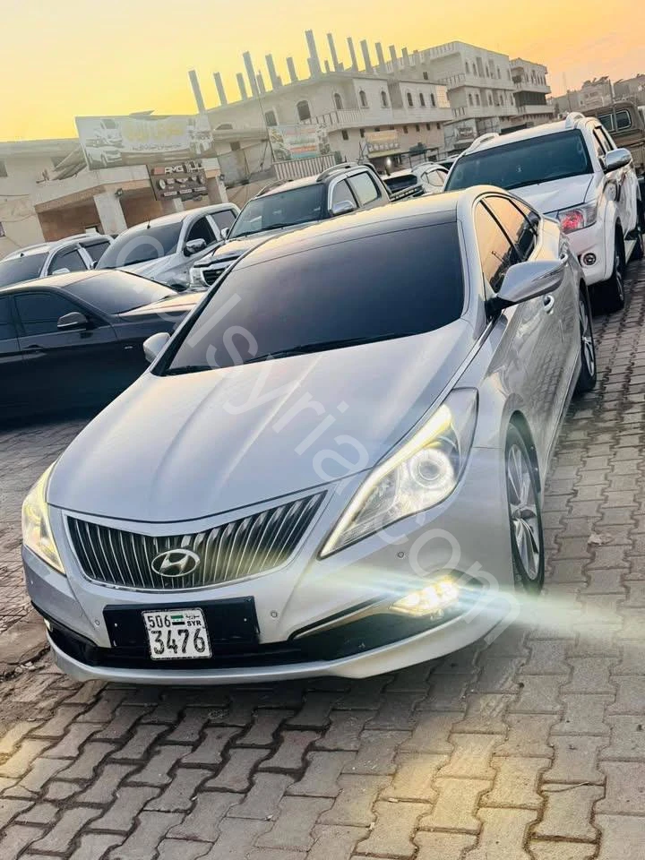 للبيع هيونداي ازيرا 2015 