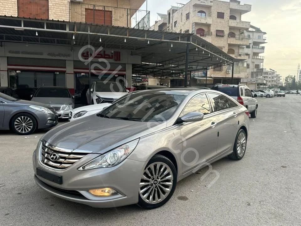 للبيع هيونداي سوناتا 2011