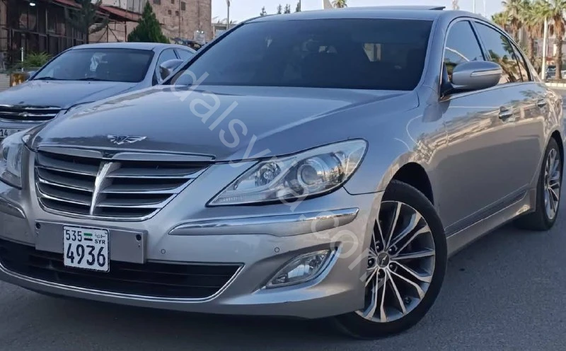 للبيع هيونداي جينسس 2013