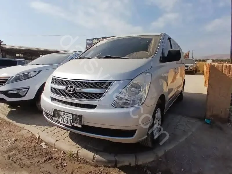 للبيع هيونداي STAREX 2010