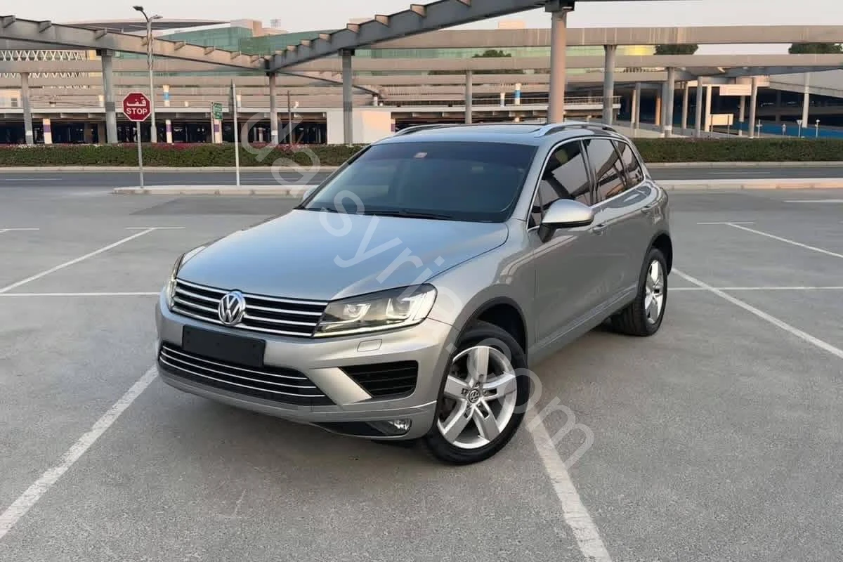 للبيع سيارة فولكسفاغن طوارق 2016