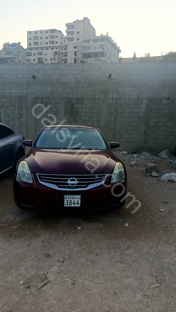 للبيع نيسان التيما 2011