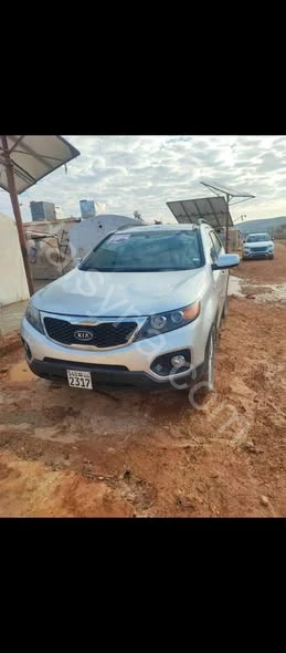 للبيع سيارة كيا سورينتو 2010