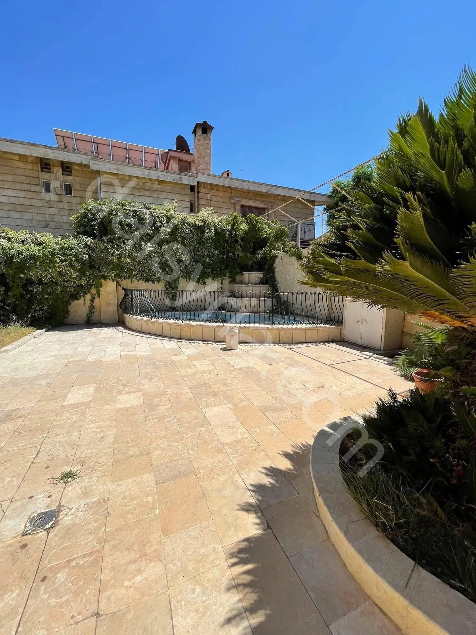 للبيع فيلا 605 م في ضمن المربع الامني