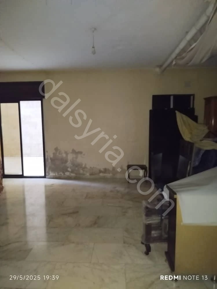 للبيع صالة 220 م في الموكامبو 