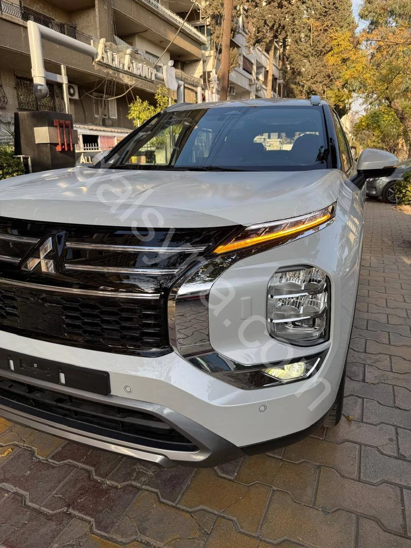 للبيع سيارة ميتسوبيشي أوت لاندر  2026