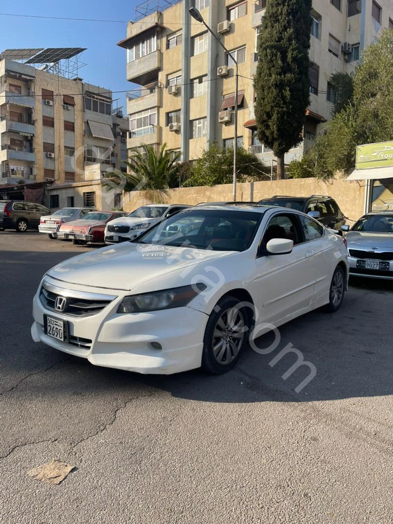 للبيع هوندا اكورد 2012