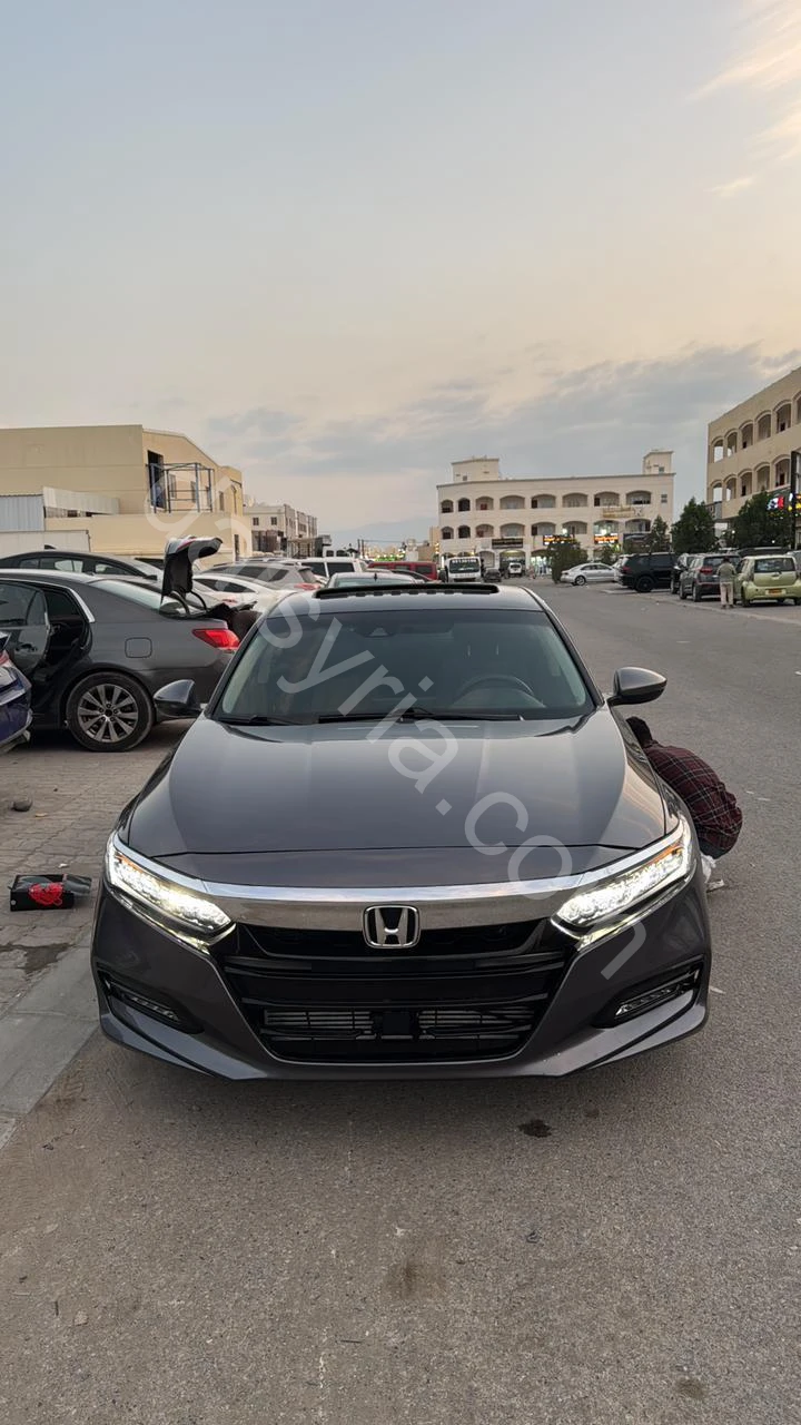 للبيع هوندا اكورد 2019