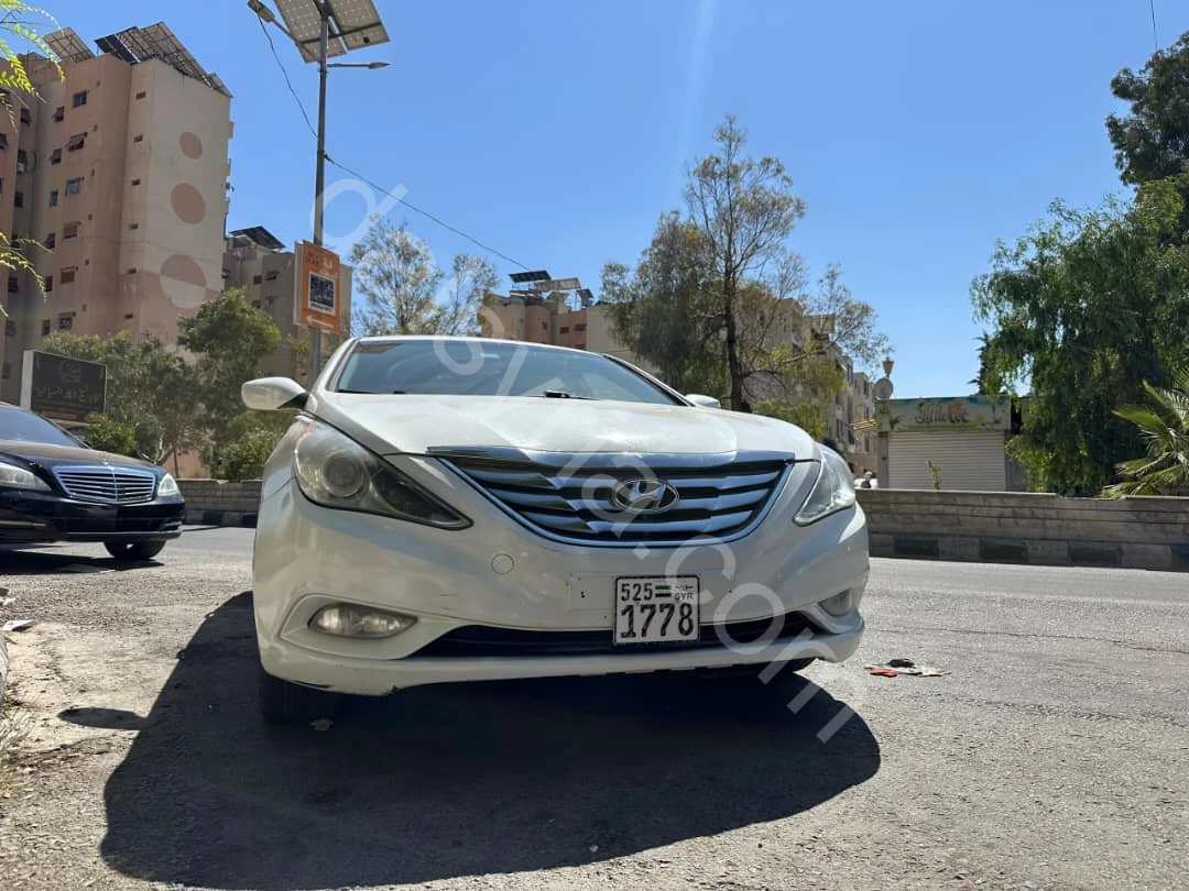 للبيع هيونداي سوناتا 2011