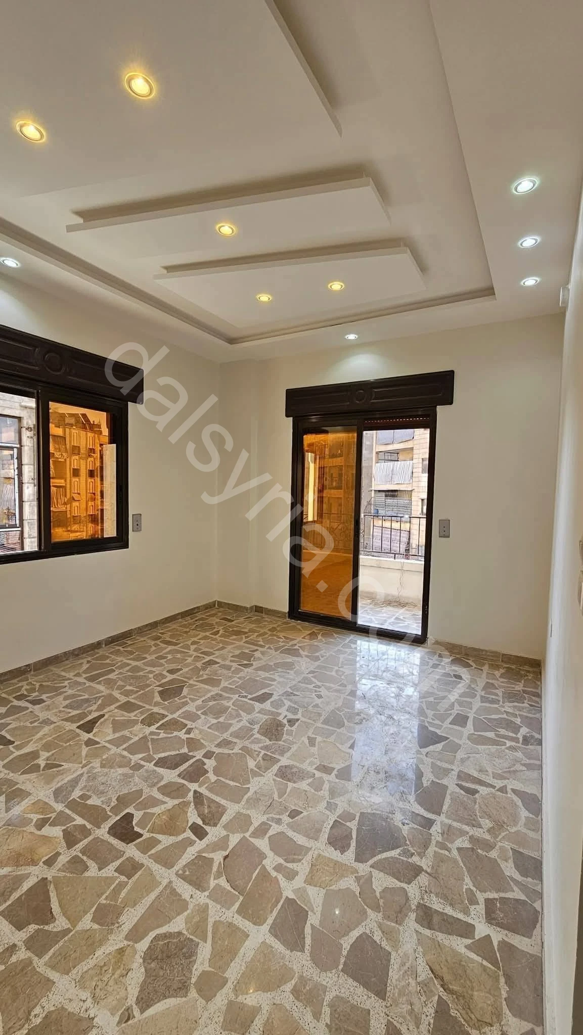 للبيع شقة 130 م في الاذاعة 