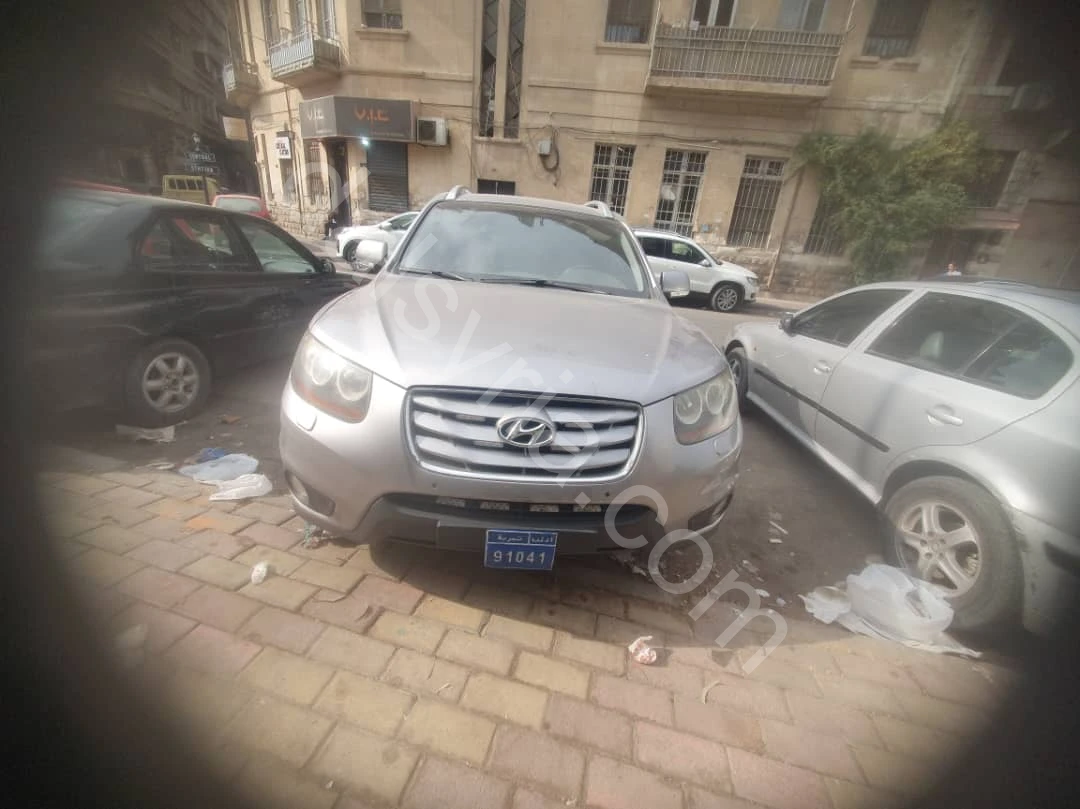 للبيع هيونداي سنتافي 2010