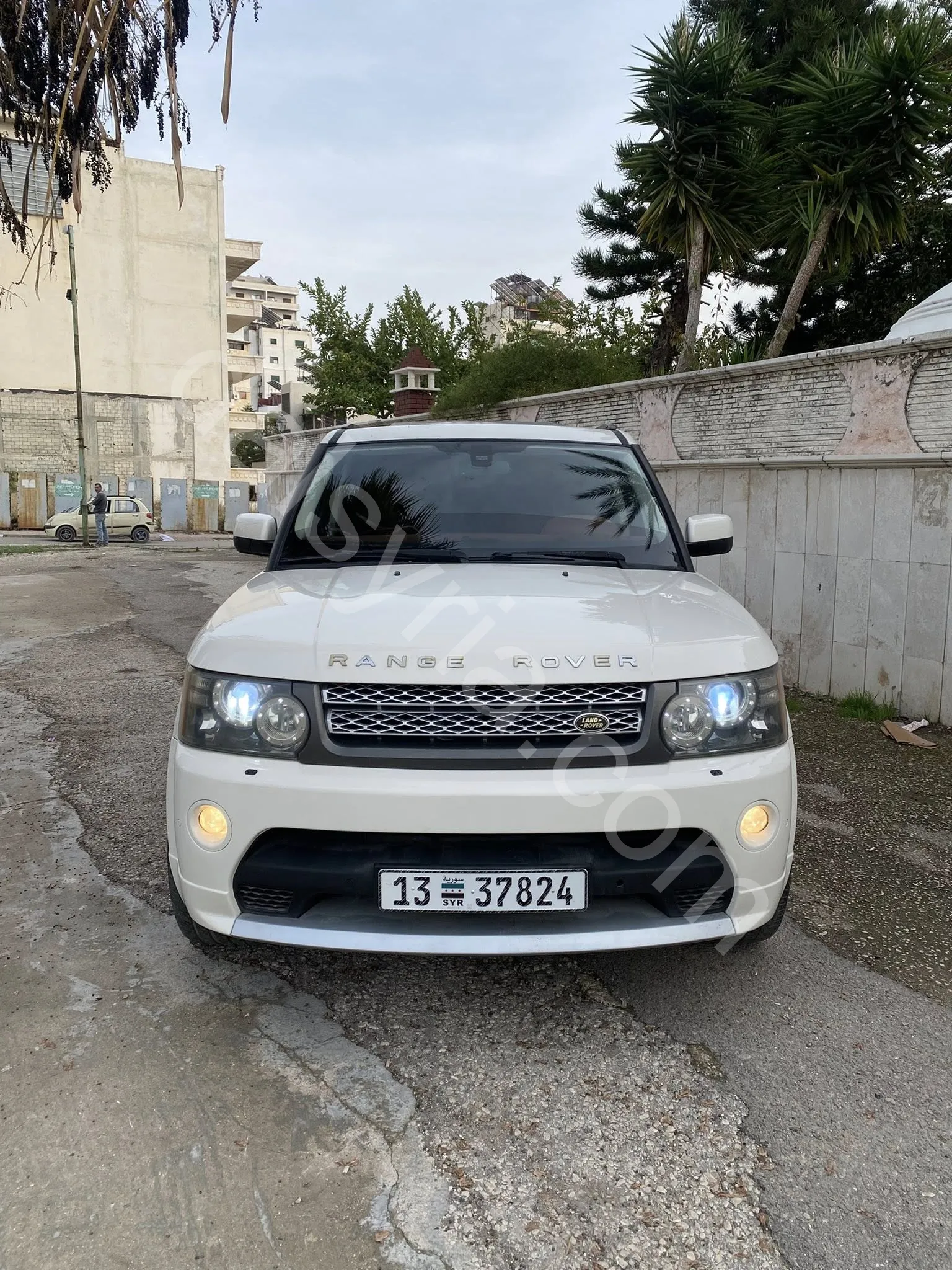 للبيع رنج روفر 2011
