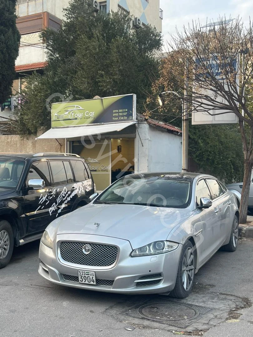 للبيع جاكوار xj\2012
