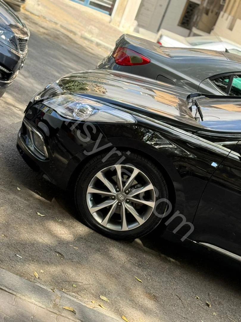 للبيع هيونداي ازيرا غراند2016