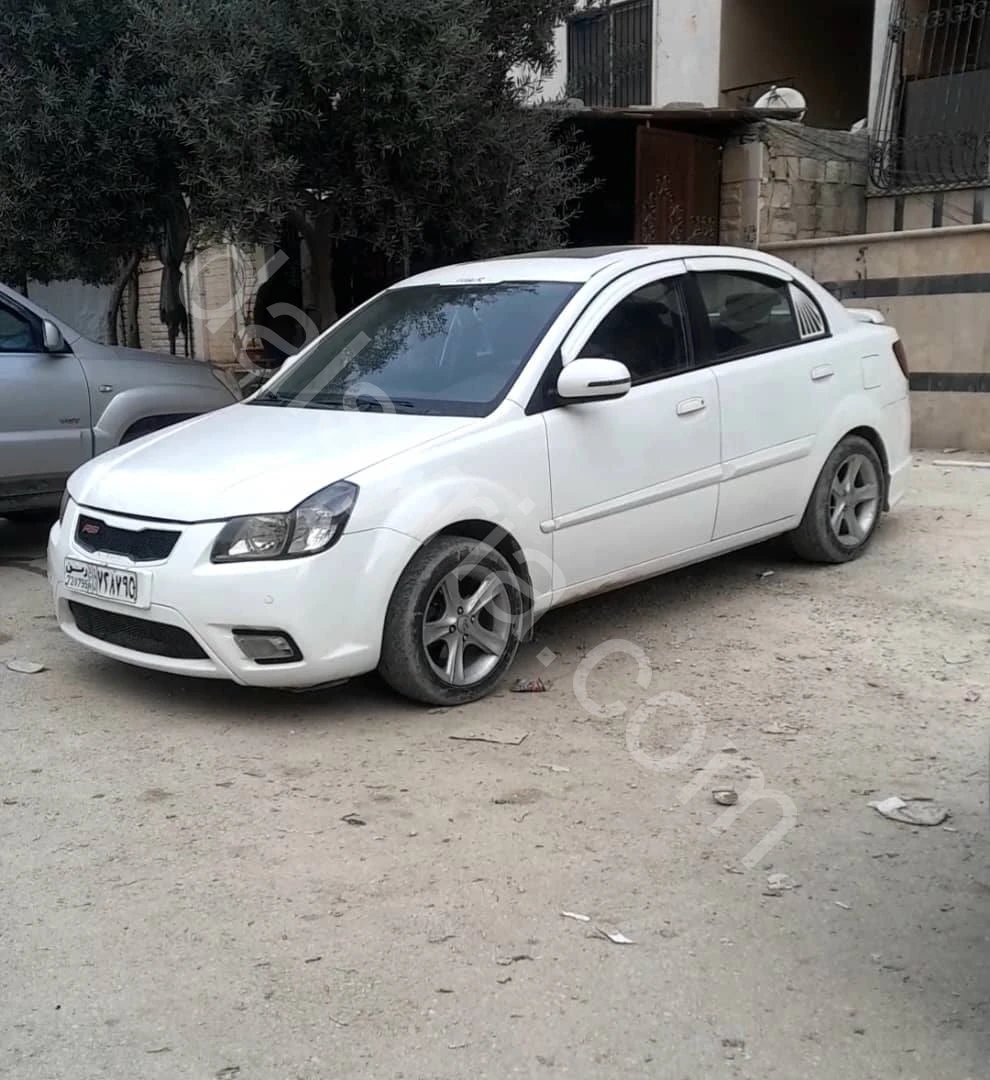 للبيع كيا    ريو   2010