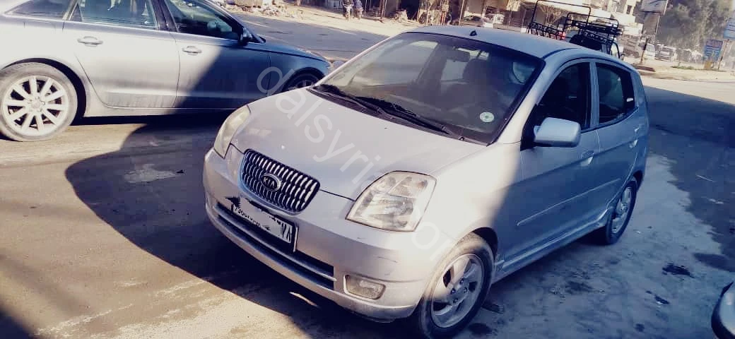 للبيع كيا مورينغ2008