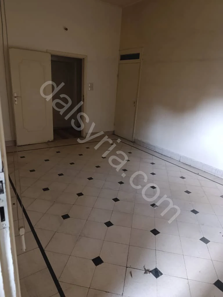 للايجار شقة 180 م في ابو رمانة 