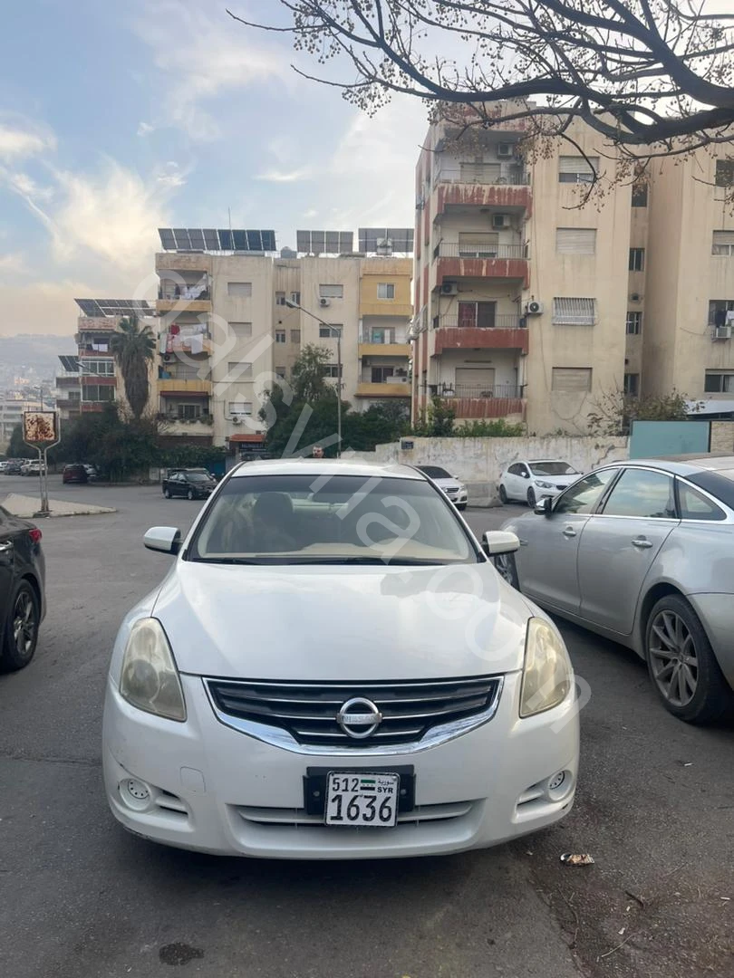 للبيع نيسان التيما 2012
