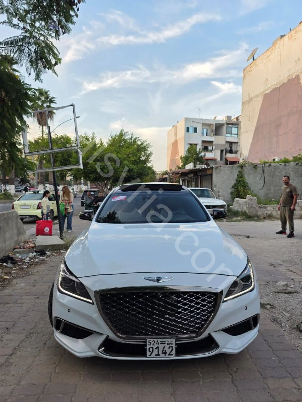 للبيع هيونداي جينسيس  2018