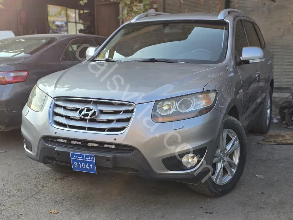 للبيع هيونداي سنتافي 2010