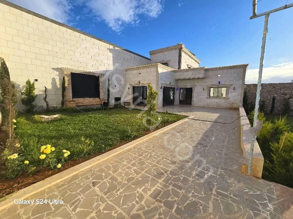 للبيع مزرعة 120 م في حي الضاهرية 