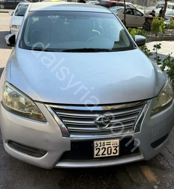 للبيع نيسان سنترا 2013