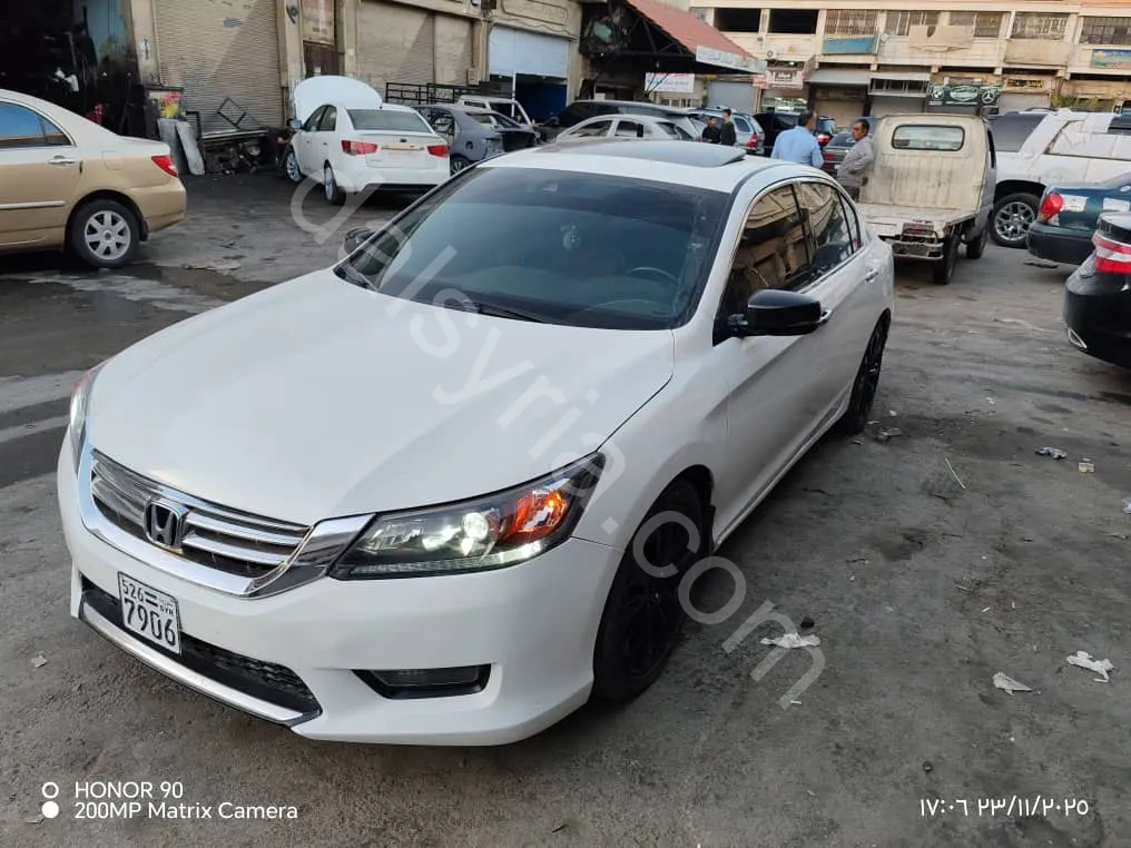 للبيع هوندا اكورد 2015