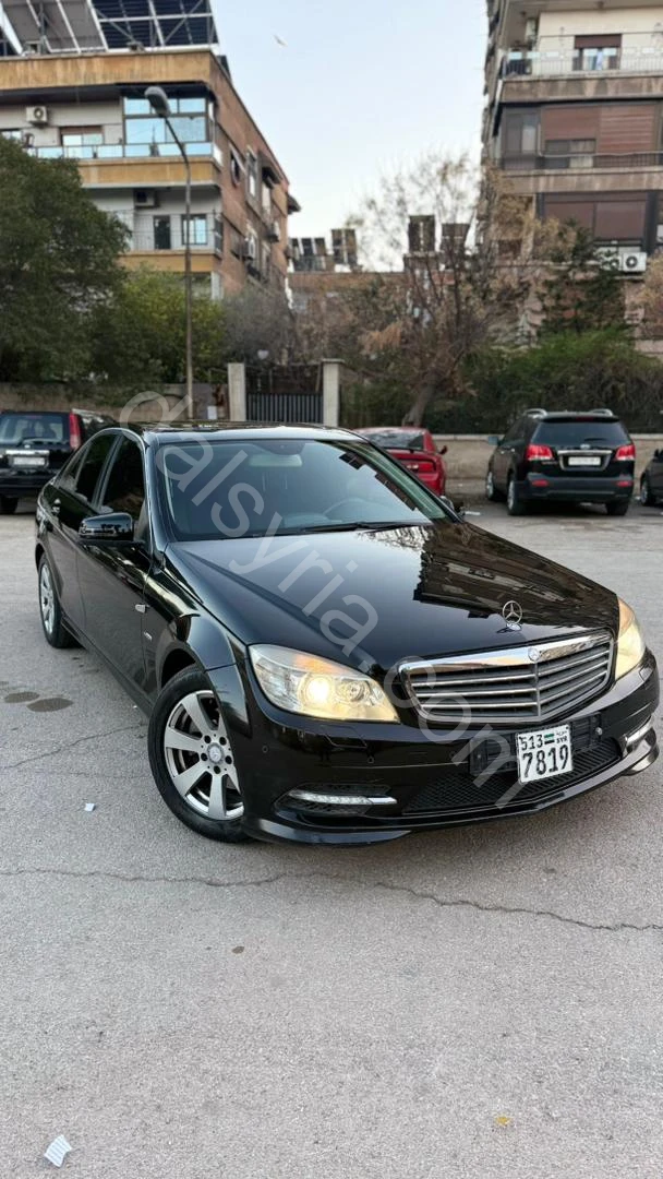 للبيع مرسيدسC200\2011 