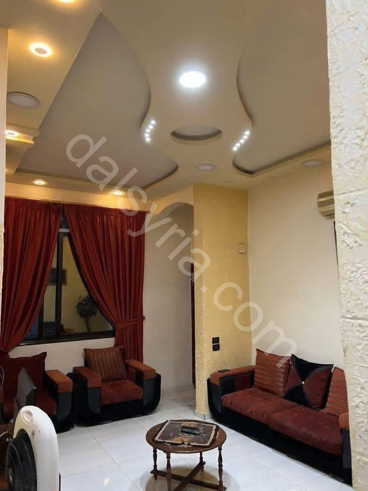 للايجار شقة 120 م في مزة فيلات متصلة 