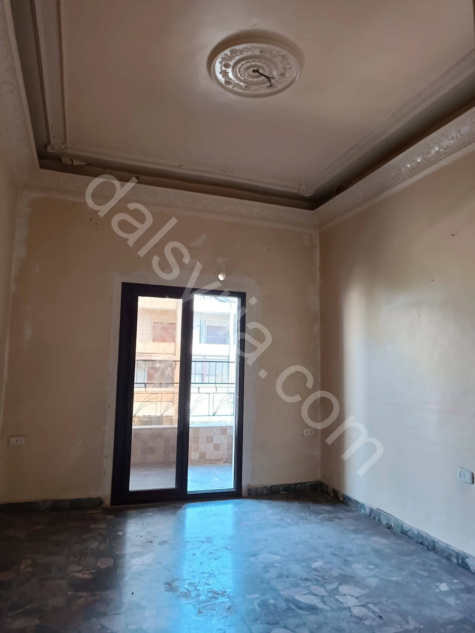 للايجار شقة 170 م خلف جامع الرحمن 