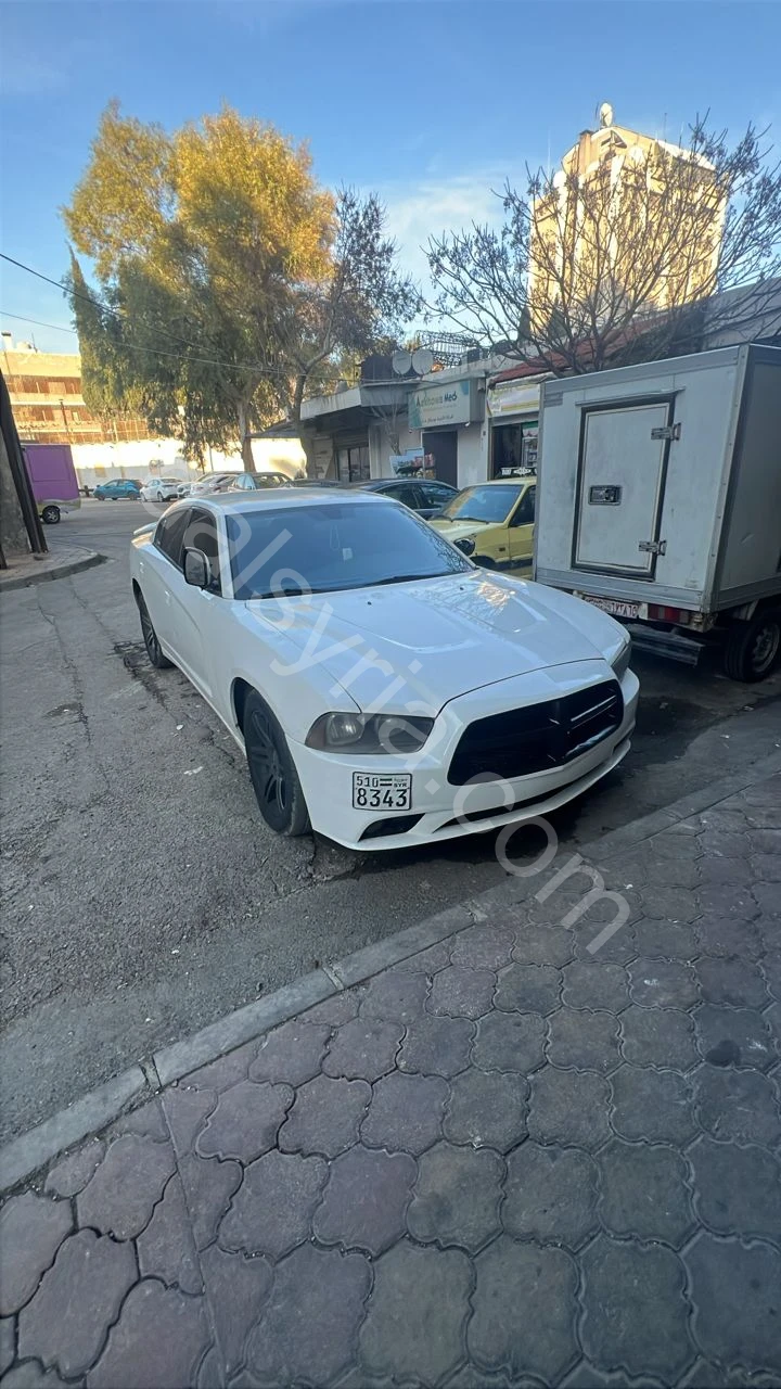 للبيع دودج تشارجر 2011