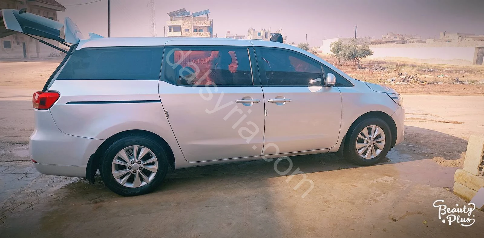 للبيع  كيا  كرنفال  2015