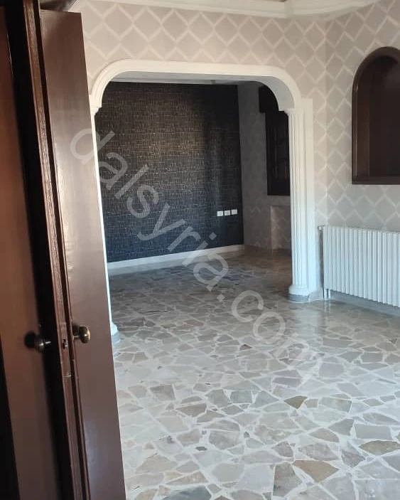 للايجار شقة 260 م في جمعية الزهراء 